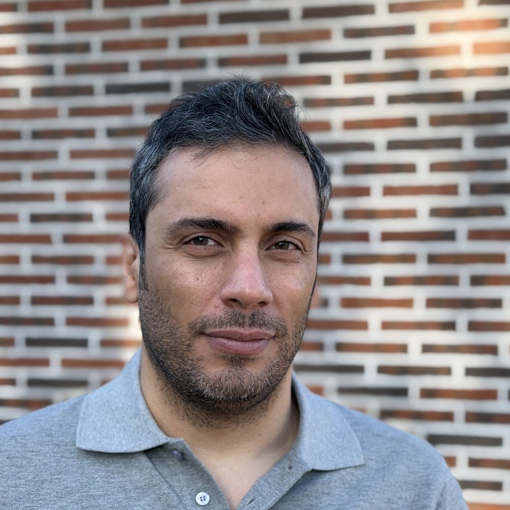 Portrait of Ali, lead specialist for controls and commissioning at Vanecor